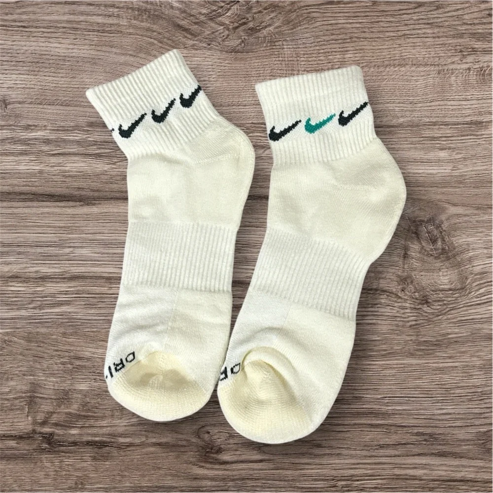 Nike Women Cream Colored Socks 4 pairs Set New